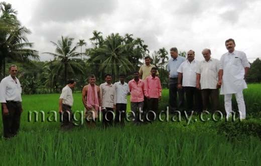 Congress team visits Niddodi; to submit factual report to AICC